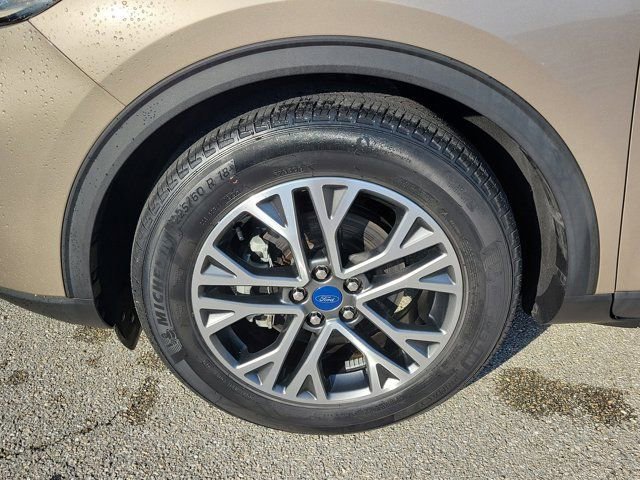 Certified 2020 Ford Escape SEL image 8