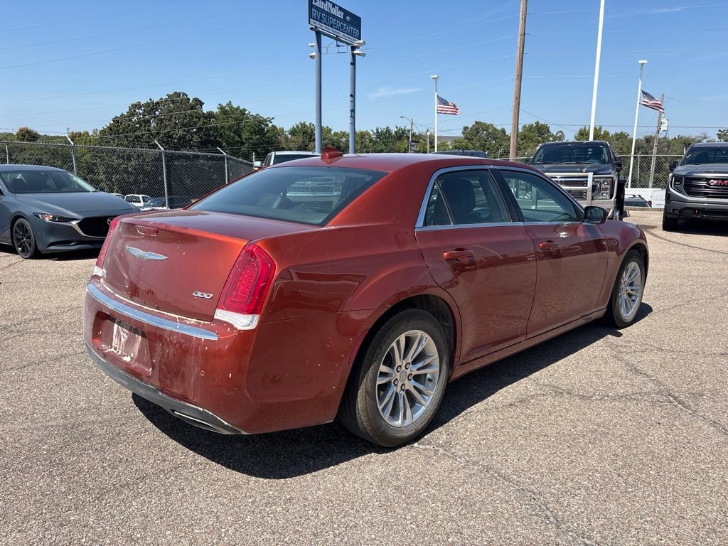 Used 2020 Chrysler 300 Touring L w/ 300 Premium Group RWD image 7