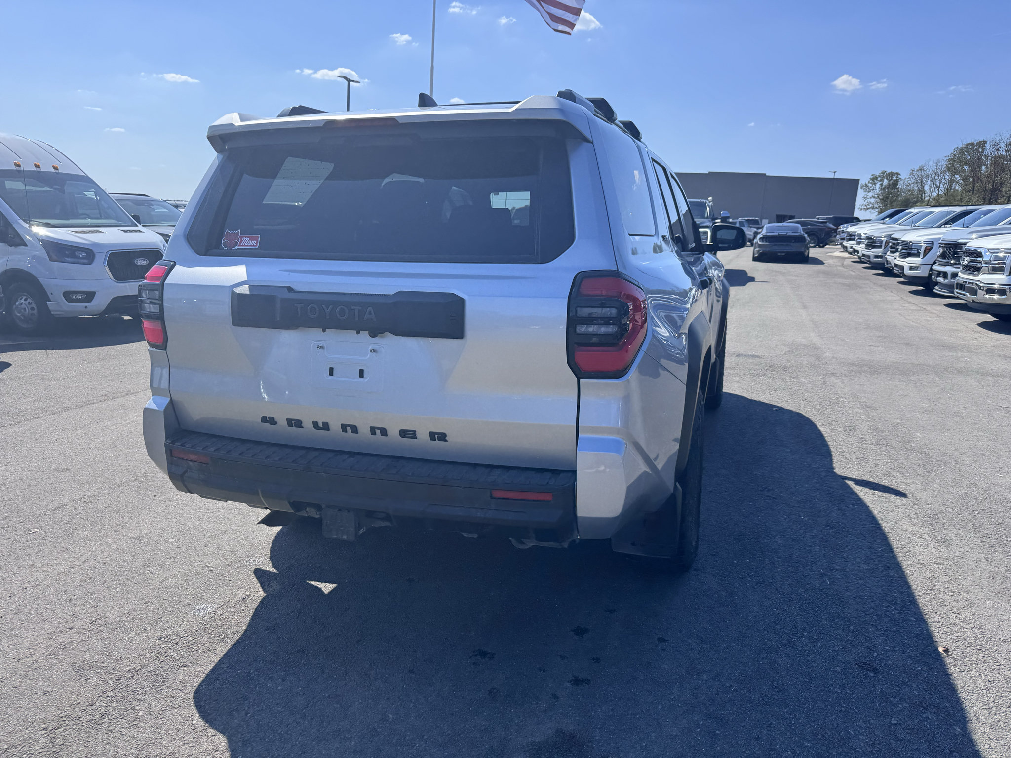 Used 2025 Toyota 4Runner SR5 AWD/4WD image 7