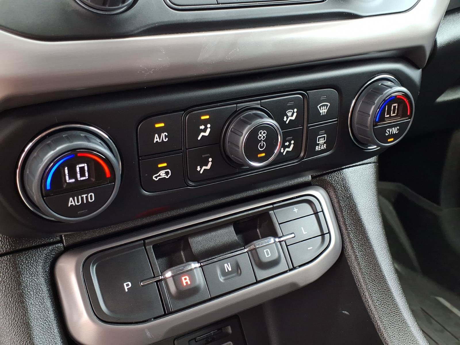 Used 2023 GMC Acadia AT4 w/ Technology Package AWD/4WD image 24