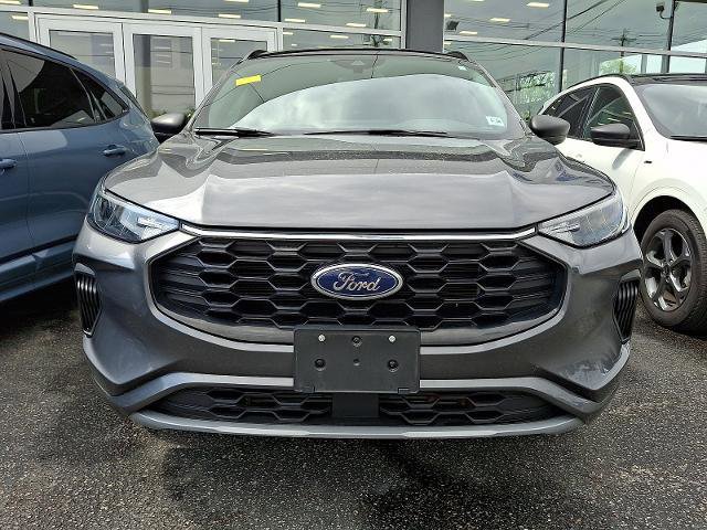 Certified 2023 Ford Escape ST-Line w/ Tech Pack #1 AWD/4WD image 6