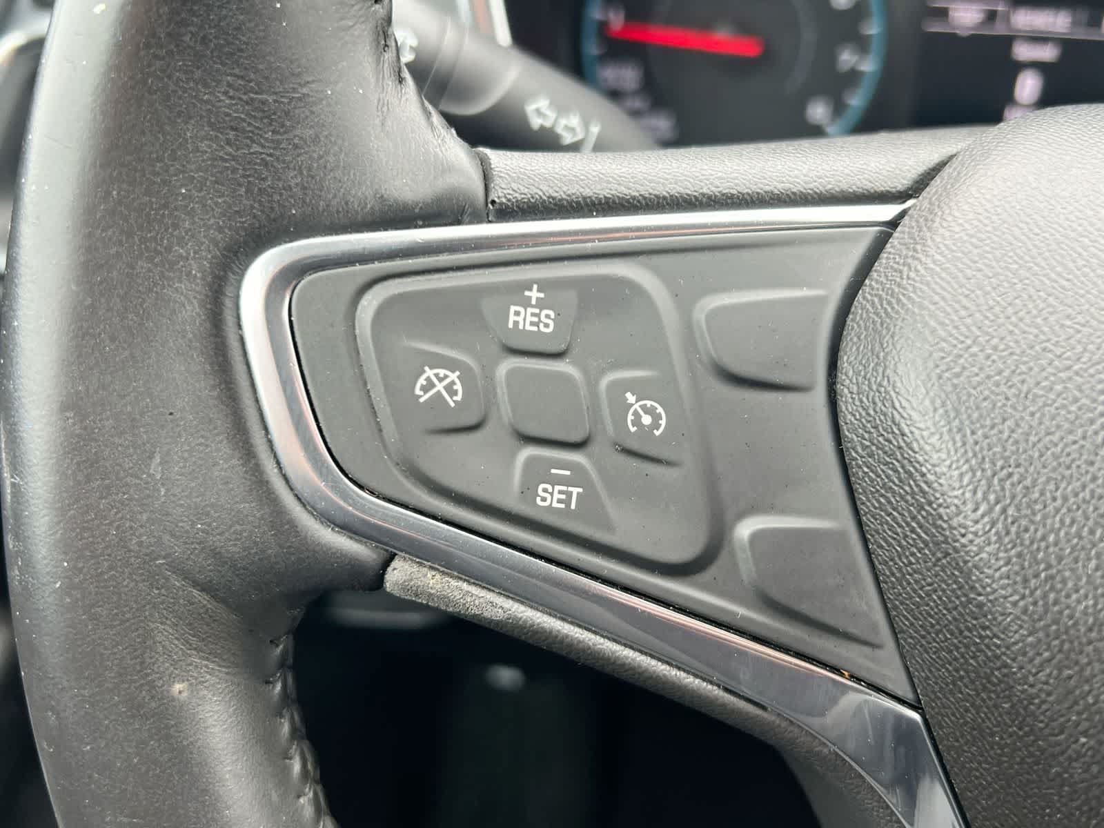 Used 2018 Chevrolet Equinox LT FWD image 23