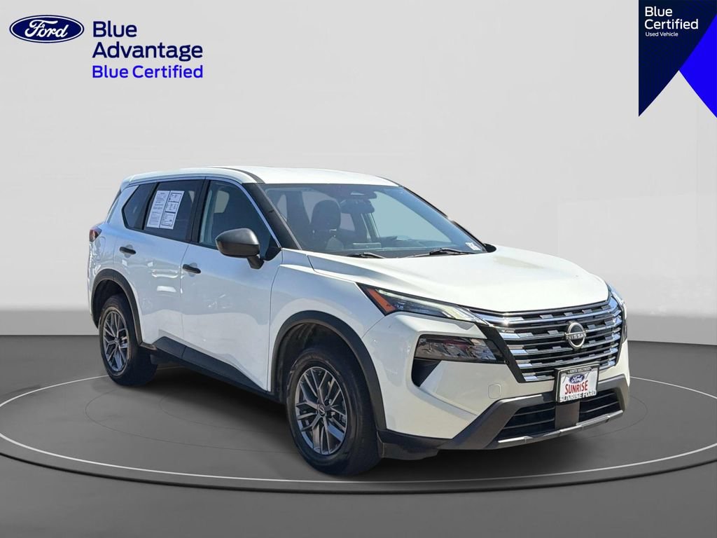 Used 2024 Nissan Rogue S FWD image 4