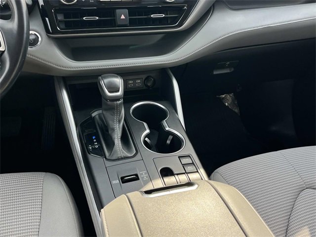 Used 2023 Toyota Highlander LE image 17