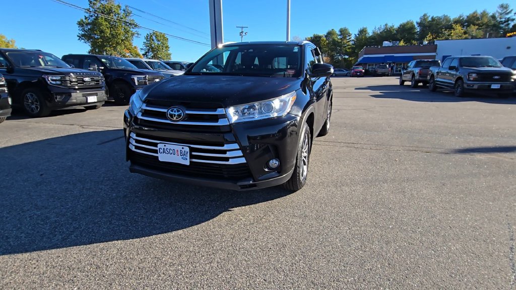Used 2019 Toyota Highlander XLE w/ Carpet Mat Package (TMS) AWD/4WD image 15