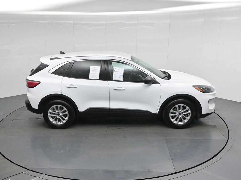 Certified 2022 Ford Escape SE image 9