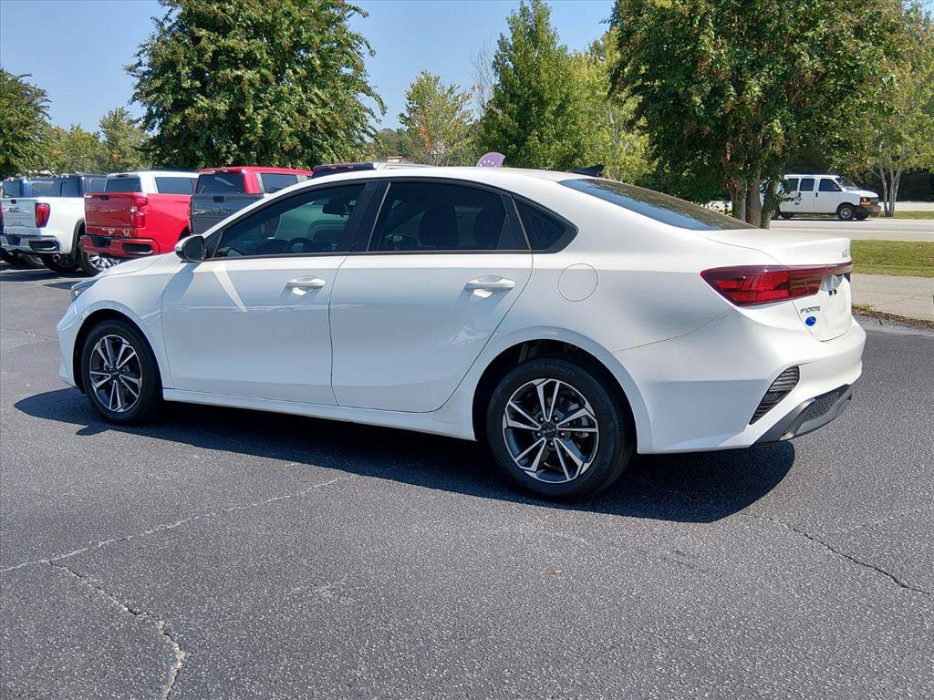 Used 2024 Kia Forte LXS FWD image 6