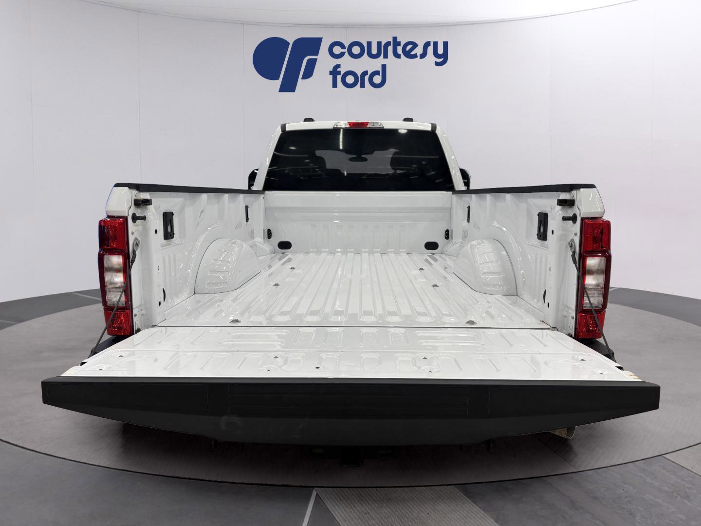 Certified 2021 Ford F350 XLT w/ XLT Value Package image 9