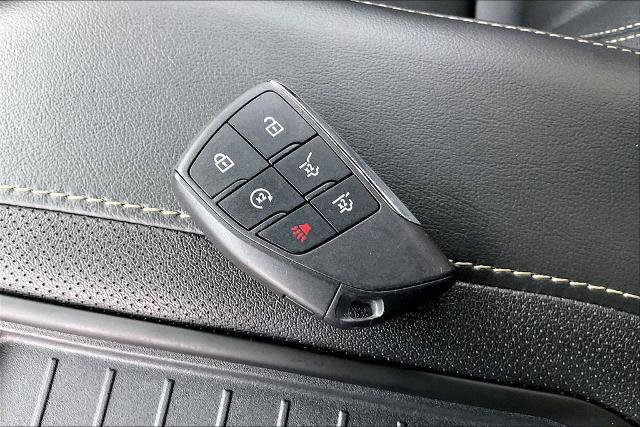 Used 2023 GMC Yukon SLT w/ SLT Premium Package AWD/4WD image 11