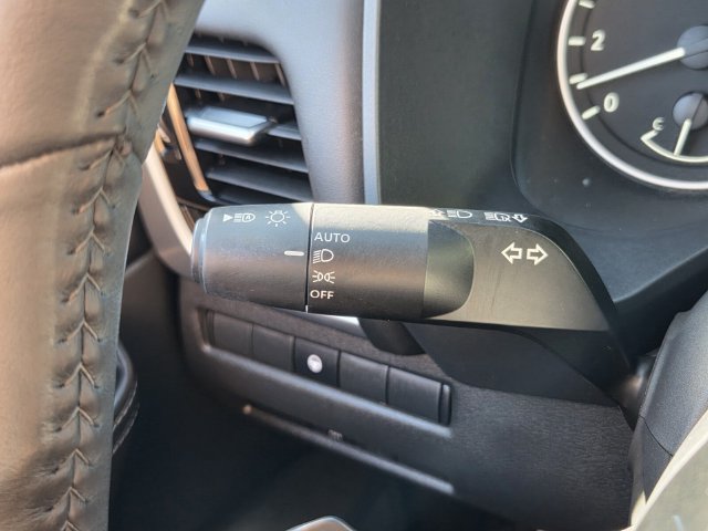 Used 2023 Nissan Rogue SL w/ SL Premium Package FWD image 32