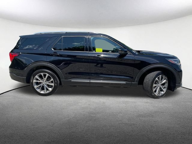 Certified 2025 Ford Explorer Platinum w/ Ultimate Package AWD/4WD image 18