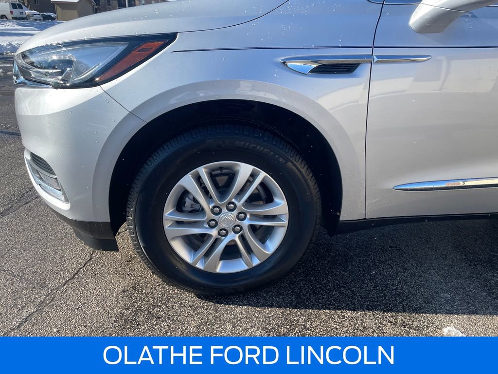Used 2020 Buick Enclave Essence image 30