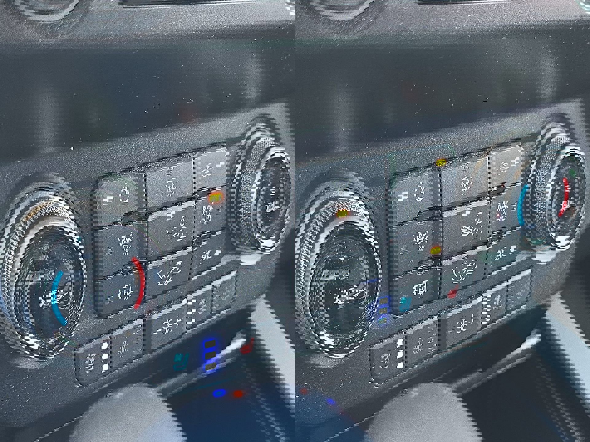 Certified 2020 Ford F150 Raptor w/ Equipment Group 802A Luxury image 19