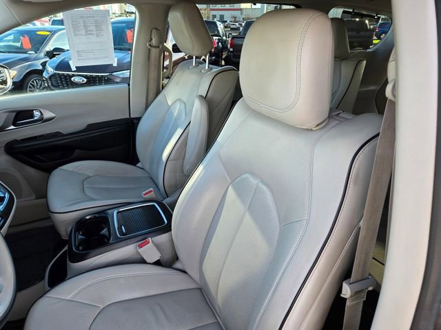 Used 2019 Chrysler Pacifica Limited w/ Advanced Safetytec Group image 12