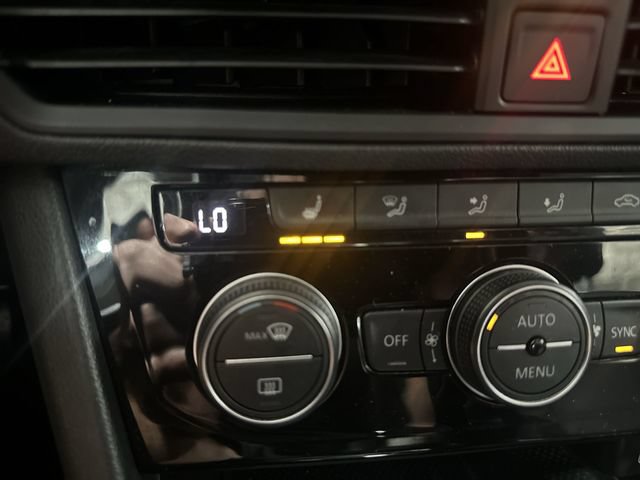Used 2019 Volkswagen Jetta SE FWD image 33