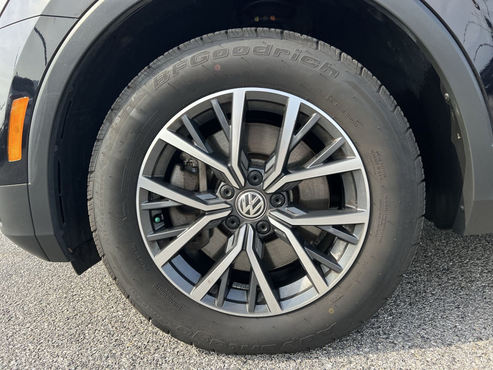 Used 2020 Volkswagen Tiguan SE AWD/4WD image 12