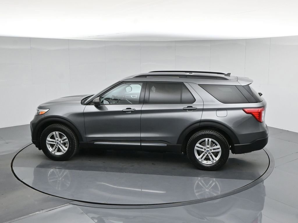 Certified 2022 Ford Explorer XLT w/ Equipment Group 202A image 28