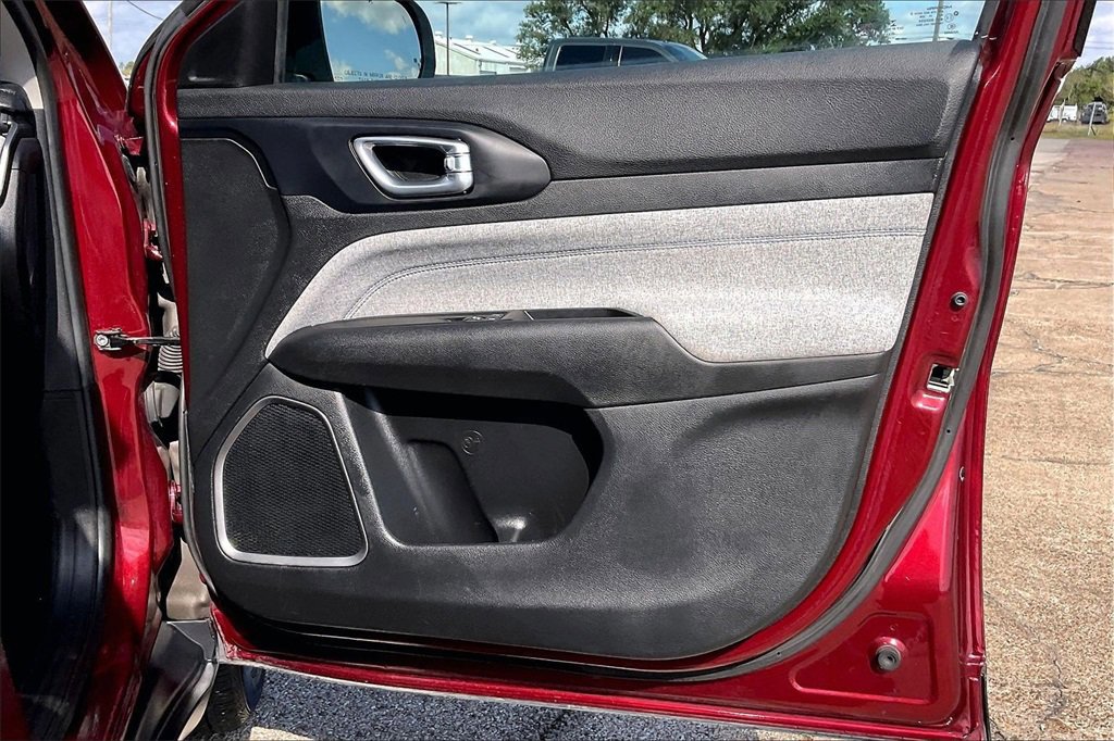 Used 2022 Jeep Compass Latitude w/ Convenience Group image 29