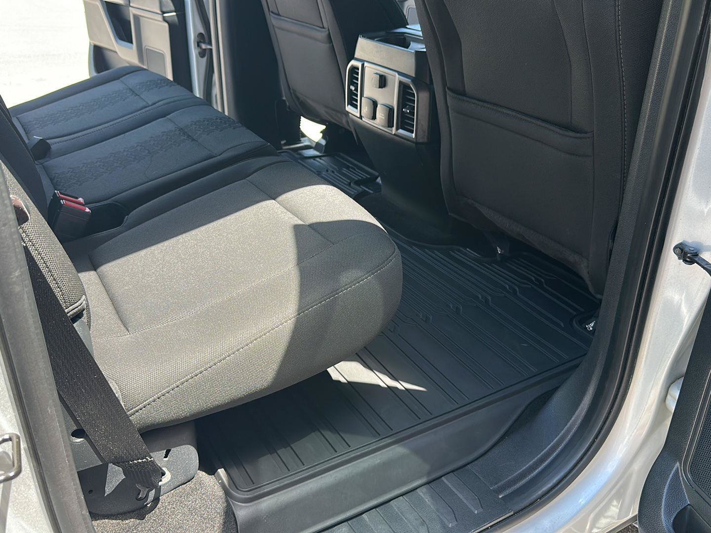 Certified 2018 Ford F150 XLT w/ Equipment Group 302A Luxury AWD/4WD image 29