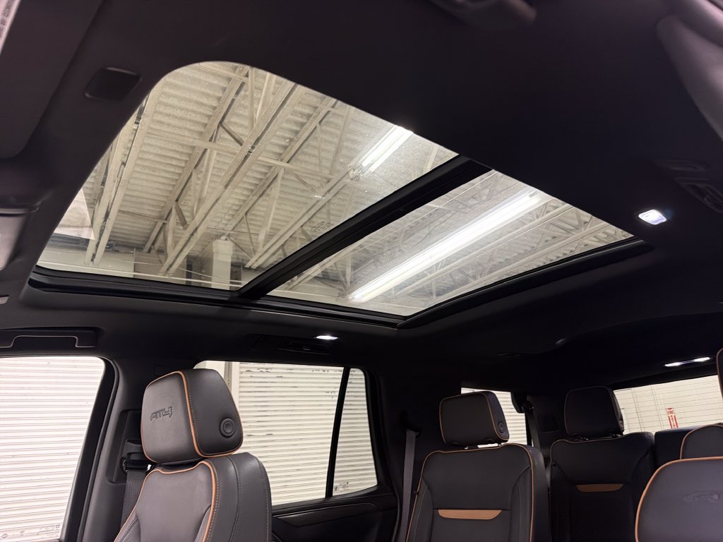 Used 2023 GMC Yukon AT4 w/ AT4 Premium Plus Package AWD/4WD image 10