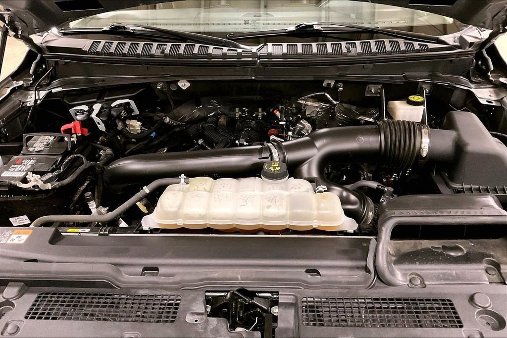 Certified 2024 Ford Expedition Max XLT image 12