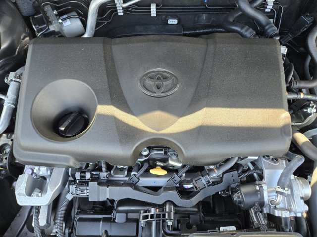 Used 2024 Toyota RAV4 LE FWD image 31