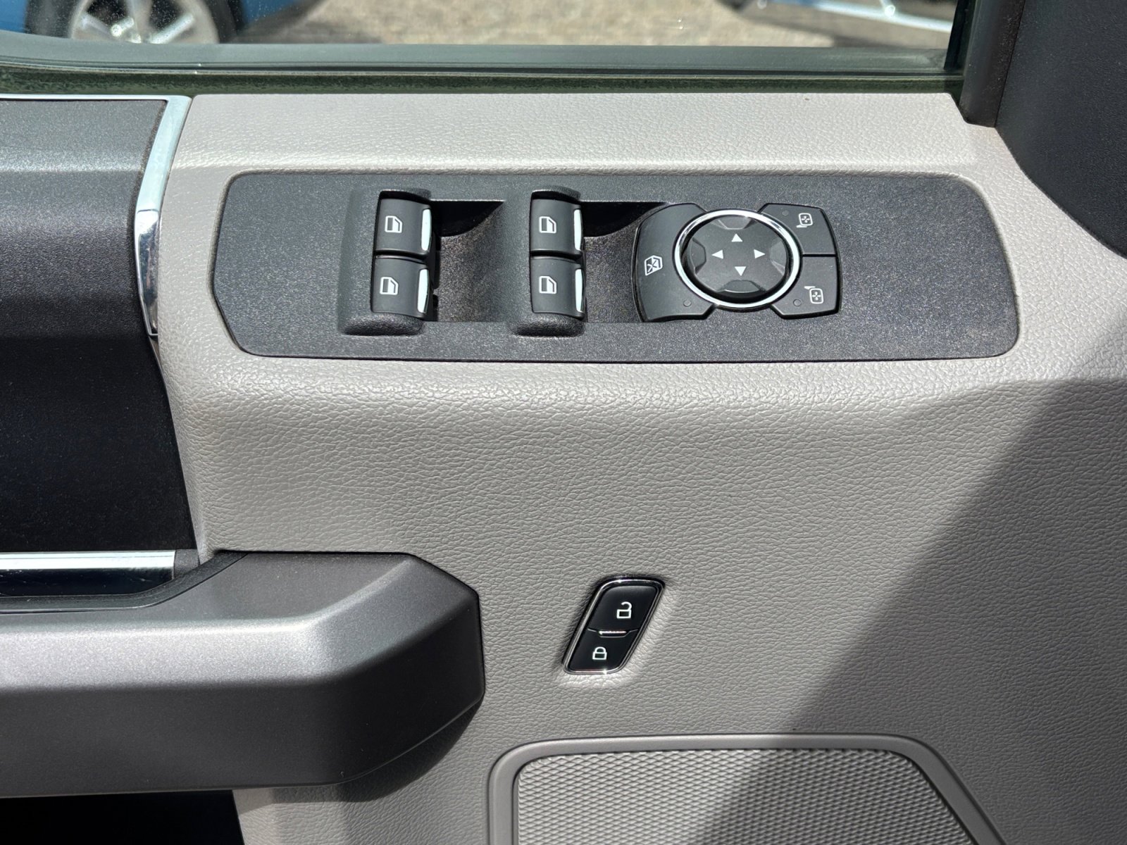 Certified 2019 Ford F250 XLT AWD/4WD image 16