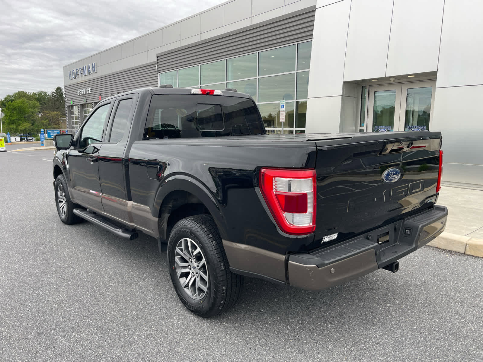 Certified 2022 Ford F150 Lariat w/ Equipment Group 501A Mid AWD/4WD image 3