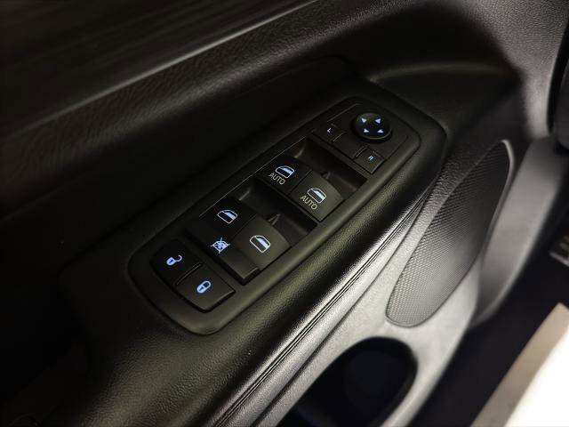 Used 2019 Jeep Grand Cherokee Altitude image 11