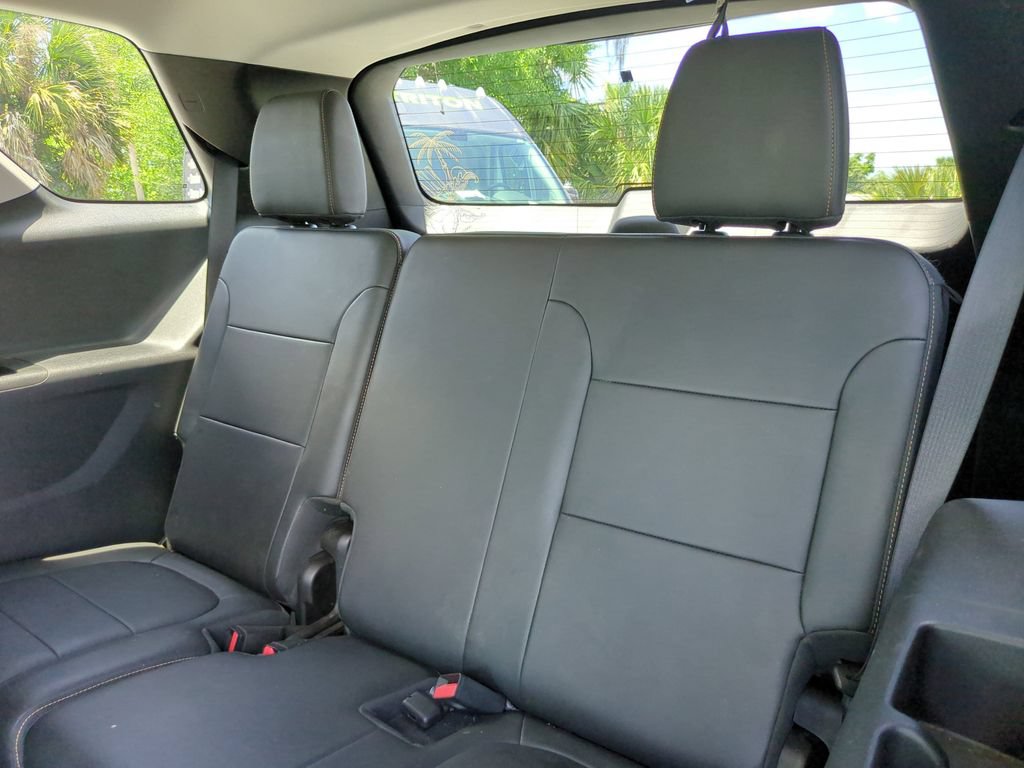 Used 2021 Chevrolet Traverse LT w/ LT Premium Package FWD image 19