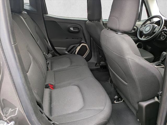 Used 2017 Jeep Renegade Latitude image 19