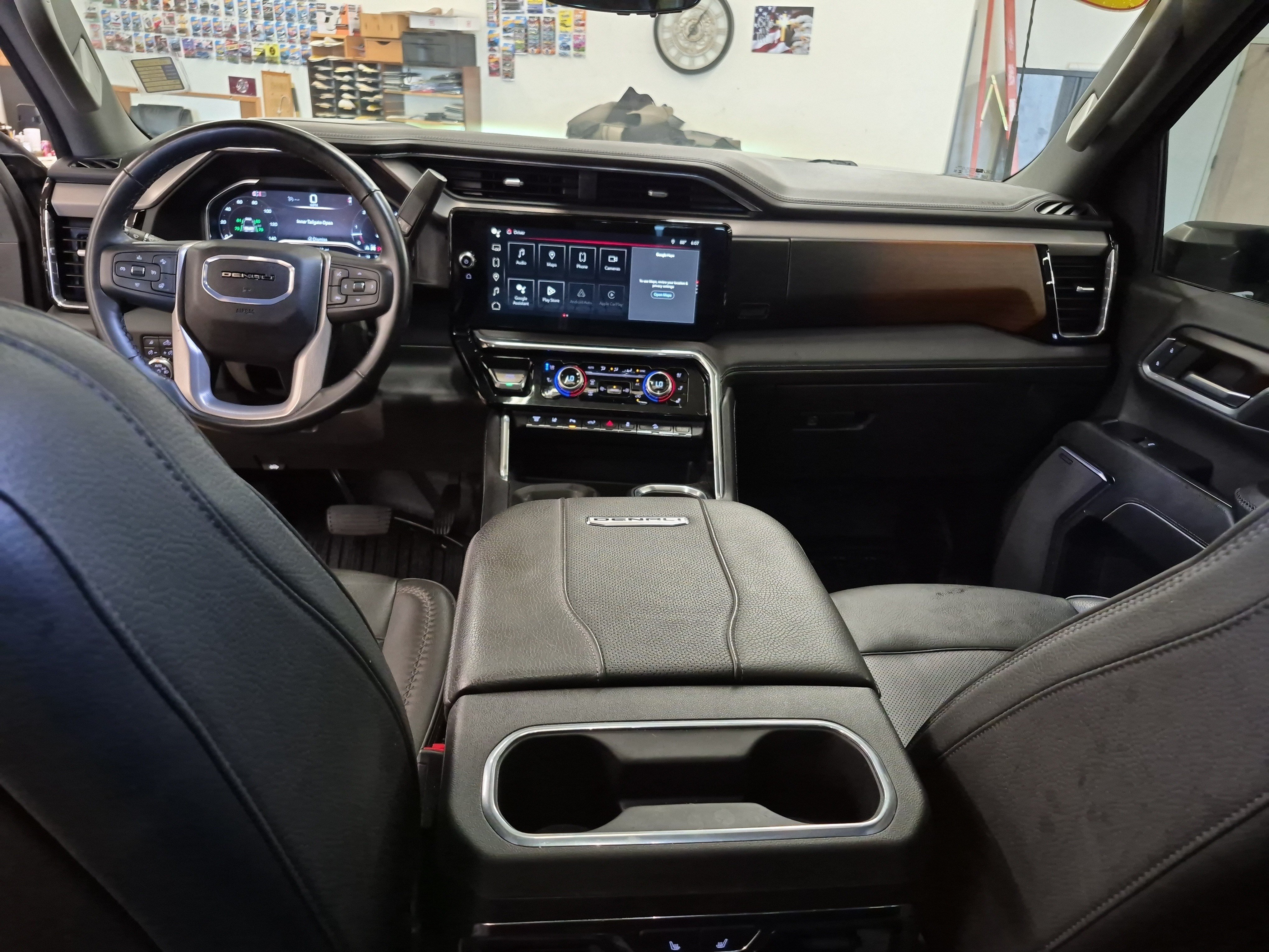 Used 2024 GMC Sierra 3500 Denali w/ Denali Reserve Package AWD/4WD image 20