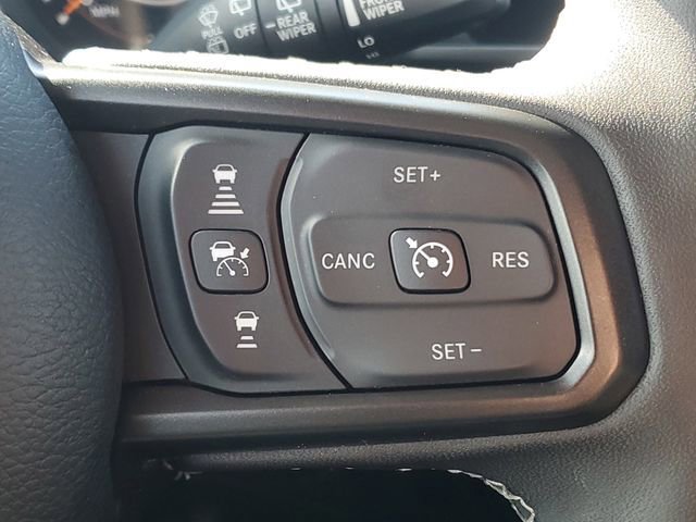 Used 2025 Jeep Wrangler Unlimited Rubicon w/ Convenience Group image 11