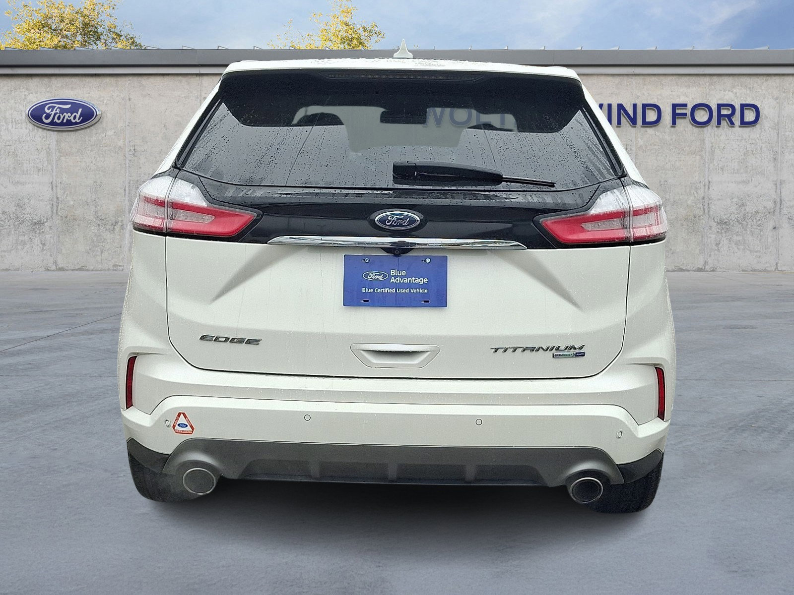 Certified 2019 Ford Edge Titanium w/ Equipment Group 301A image 3