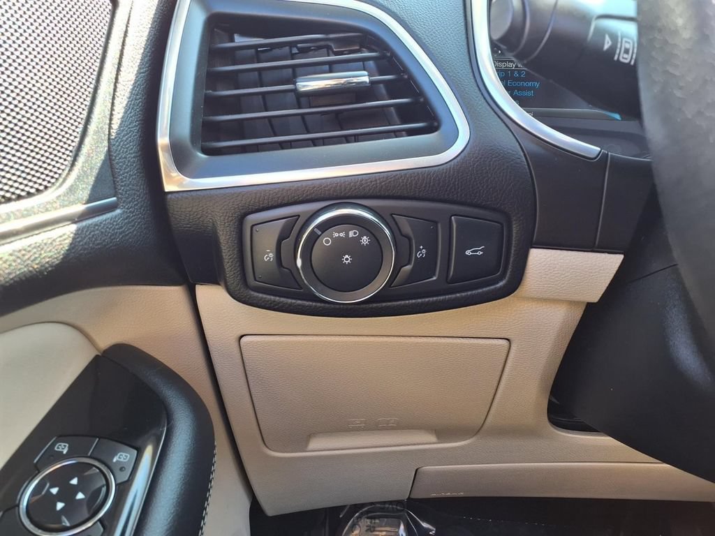 Certified 2018 Ford Edge Titanium w/ Equipment Group 302A AWD/4WD image 24