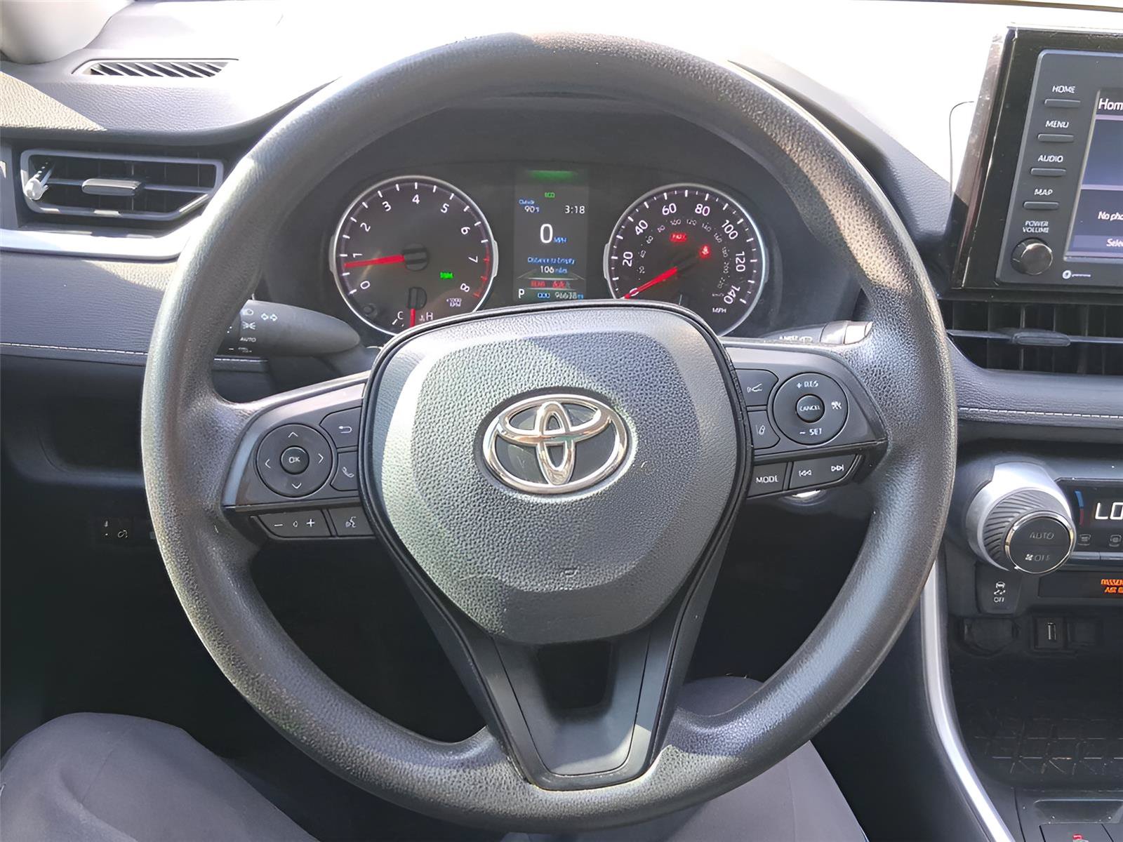 Used 2022 Toyota RAV4 XLE AWD/4WD image 16