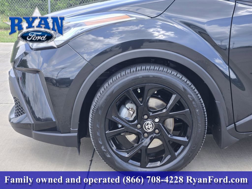 Used 2021 Toyota C-HR Nightshade image 5