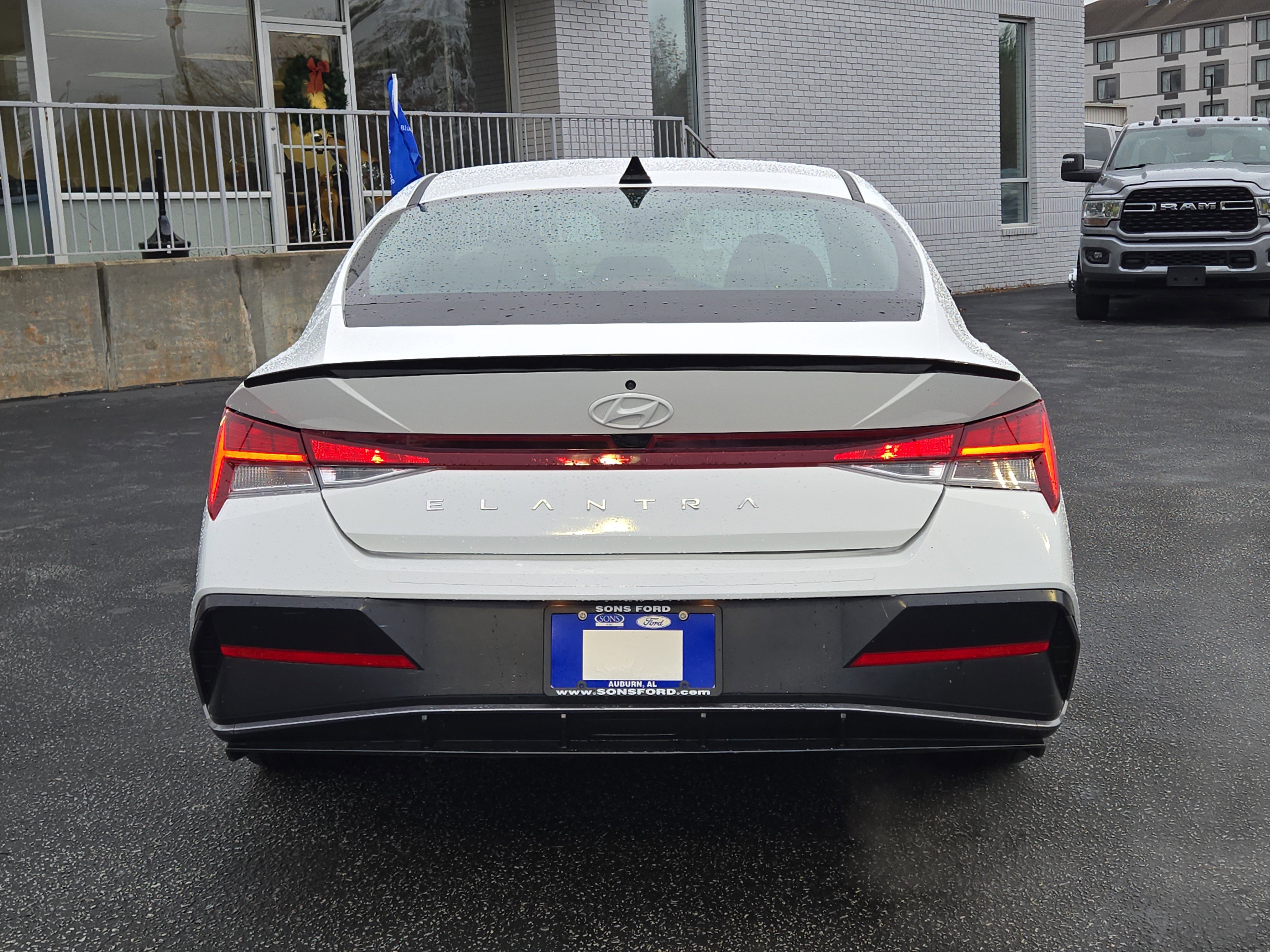 Used 2025 Hyundai Elantra SEL image 7