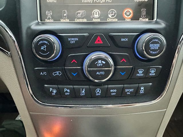 Used 2017 Jeep Grand Cherokee Overland w/ Jeep Active Safety Group image 84