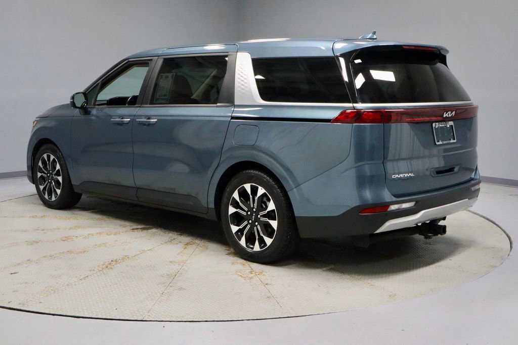 Used 2023 Kia Carnival EX FWD image 9