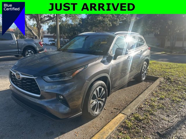Used 2021 Toyota Highlander XLE image 1