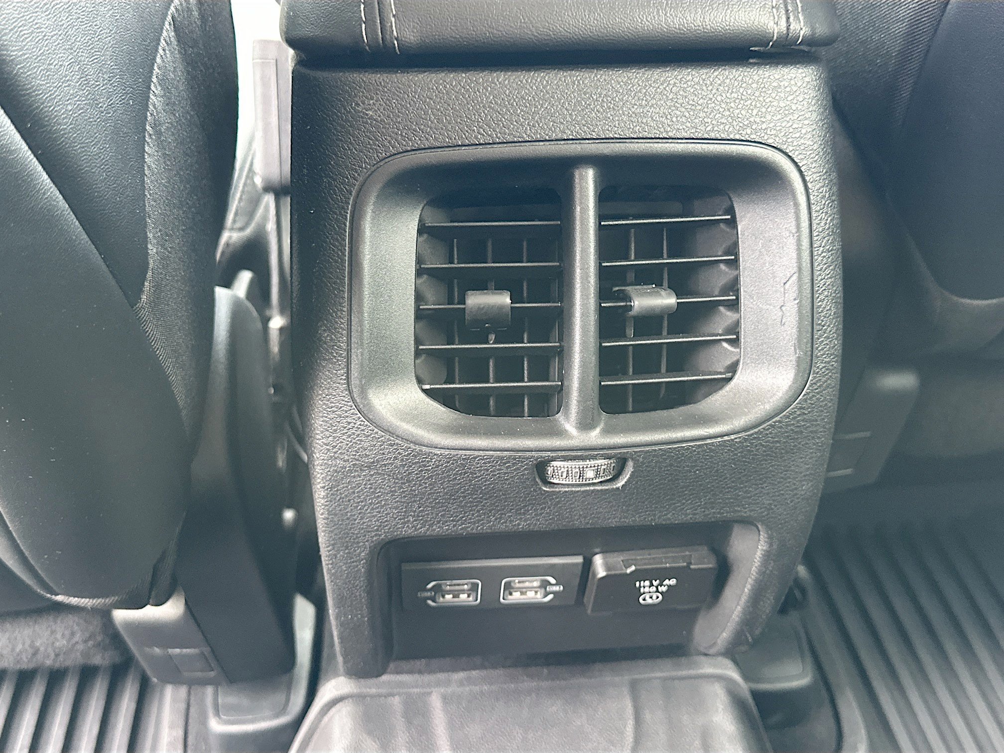 Used 2022 Jeep Cherokee Latitude Lux w/ Mopar Interior Package FWD image 22