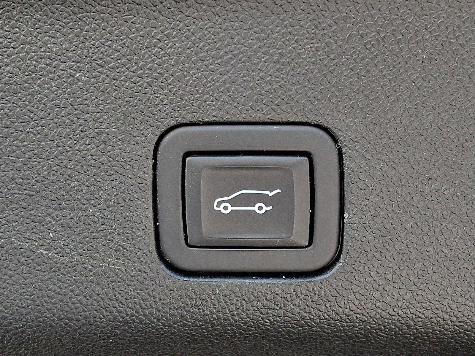 Used 2024 Chevrolet Tahoe Z71 w/ Z71 Off-Road Package image 29