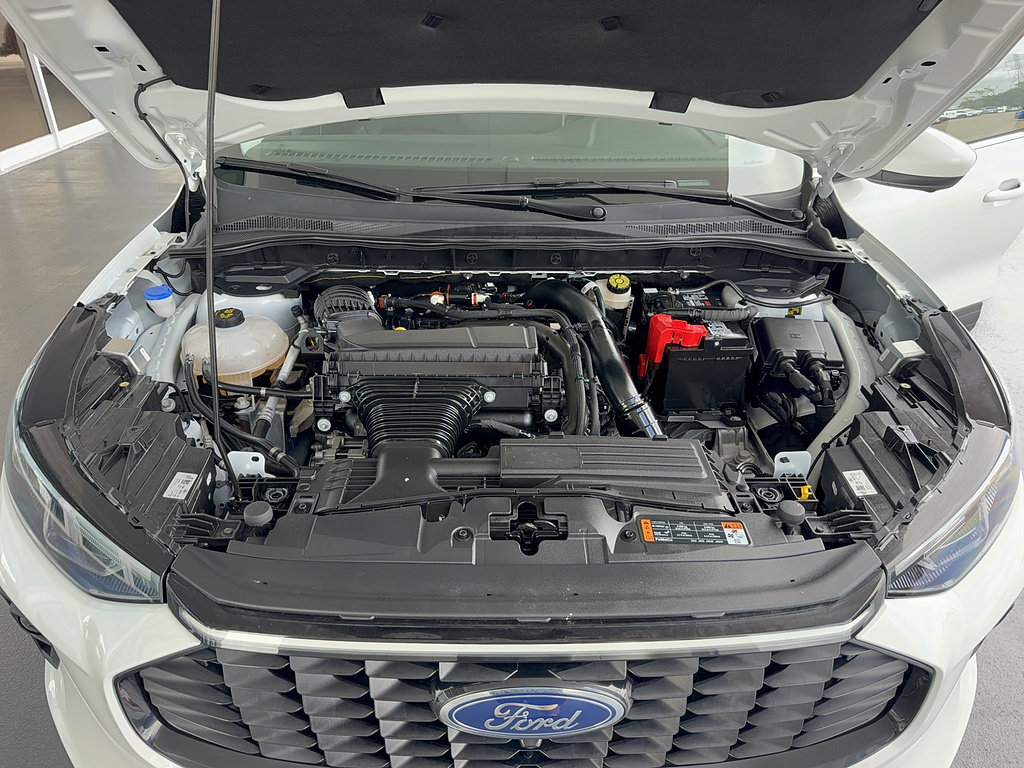 Certified 2024 Ford Escape Platinum AWD/4WD image 35