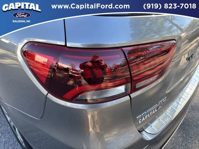 Used 2019 Kia Sorento SX w/ SX Touring Package image 15