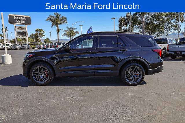 Certified 2025 Ford Explorer ST-Line w/ ST-Line Street Pack image 2