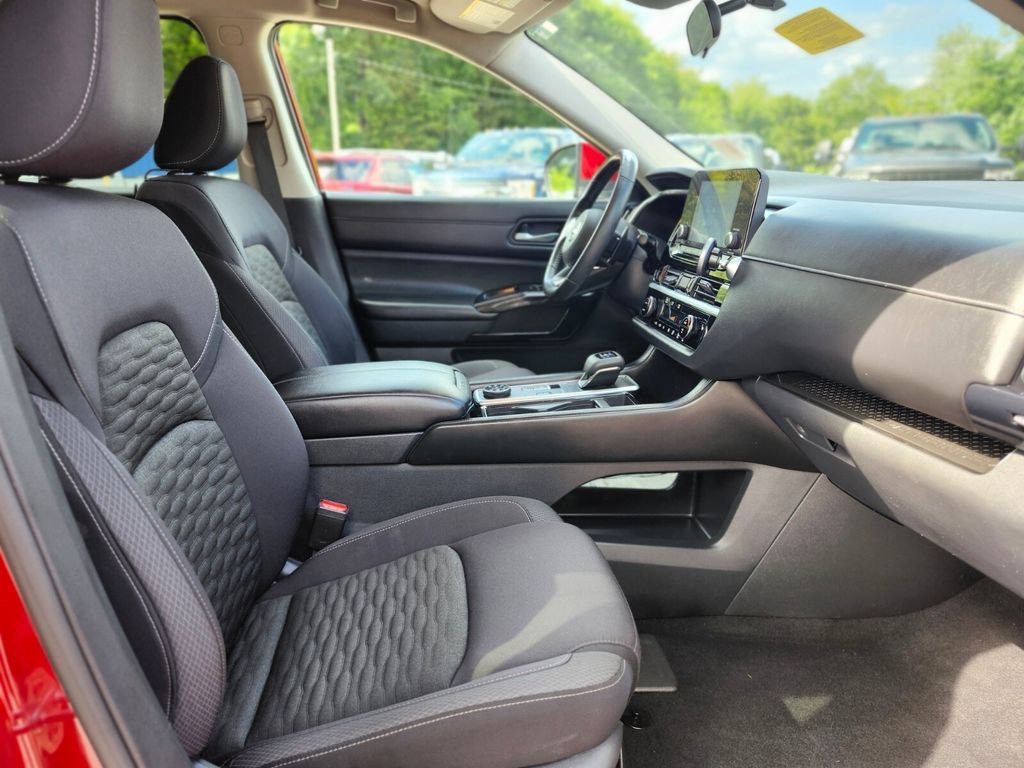Used 2022 Nissan Pathfinder SV w/ SV Premium Package AWD/4WD image 11
