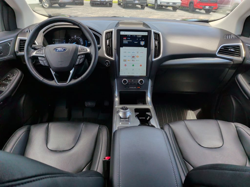 Certified 2022 Ford Edge Titanium AWD/4WD image 2