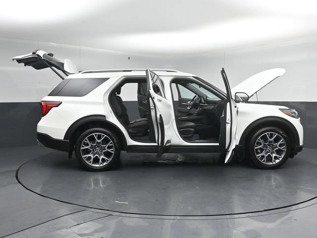 Certified 2025 Ford Explorer Platinum w/ Ultimate Package AWD/4WD image 63