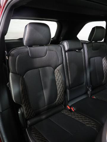 Used 2025 Jeep Grand Cherokee Summit AWD/4WD image 10